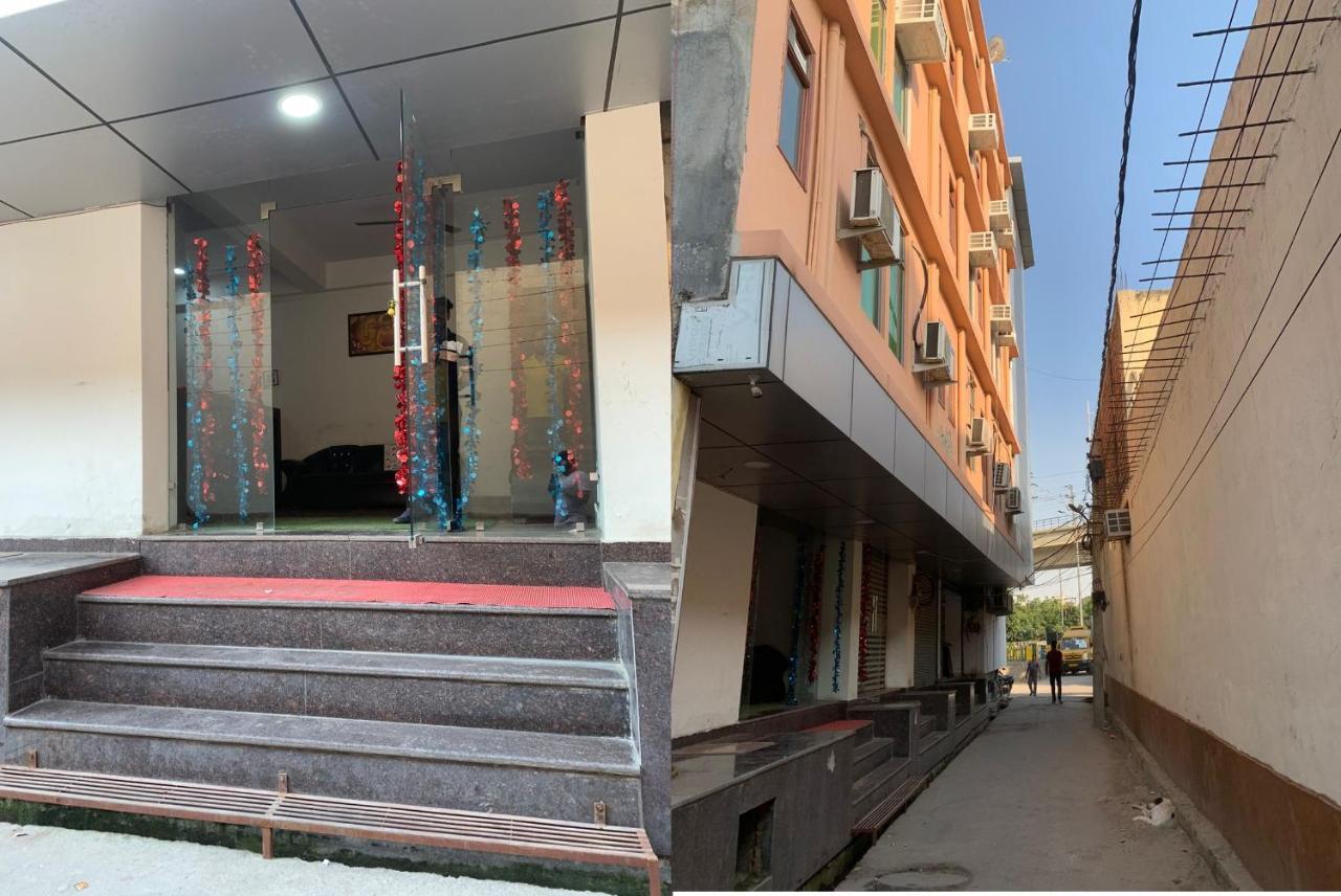 Hotel Noida Continental エクステリア 写真